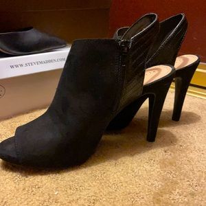 Kelly & Katie Black Sling Back Booties ☁️